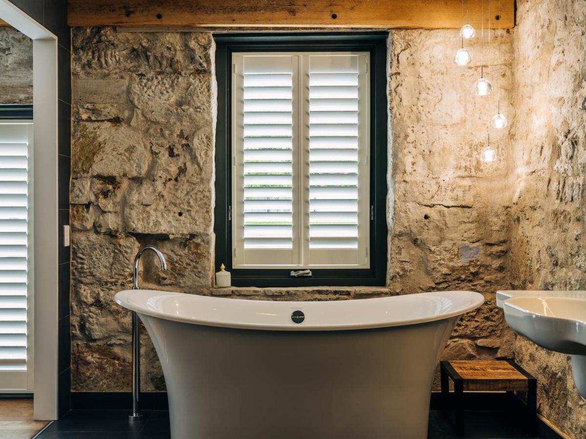 Bed and Breakfast Triabunna Barracks Экстерьер фото